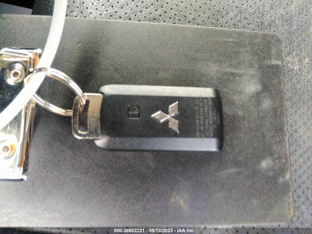 JA4AD3A3XGZ053260 Mitsubishi Outlander Se/sel