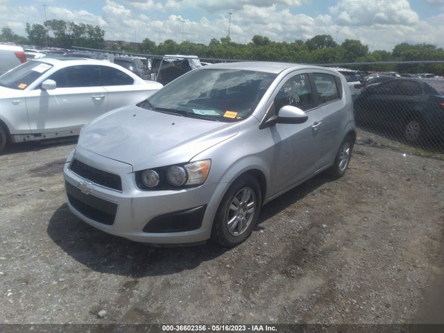 Chevrolet SONIC LT 2015 1G1JC6SH8F4100889 Image 2