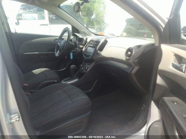 Chevrolet SONIC LT 2015 1G1JC6SH8F4100889 Image 6