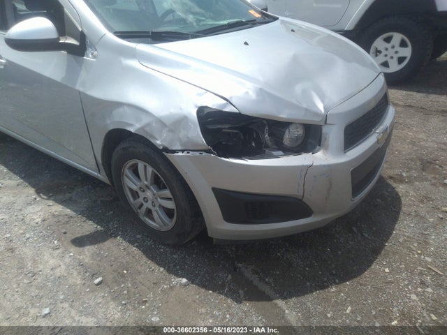 Chevrolet SONIC LT 2015 1G1JC6SH8F4100889 Image 7