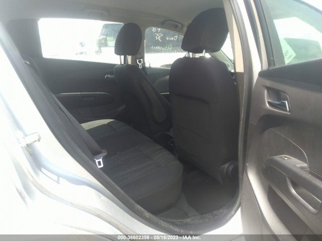 Chevrolet SONIC LT 2015 1G1JC6SH8F4100889 Image 9