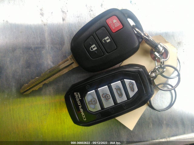 Toyota RAV4 LE 2015 2T3BFREVXFW267084 Image 3