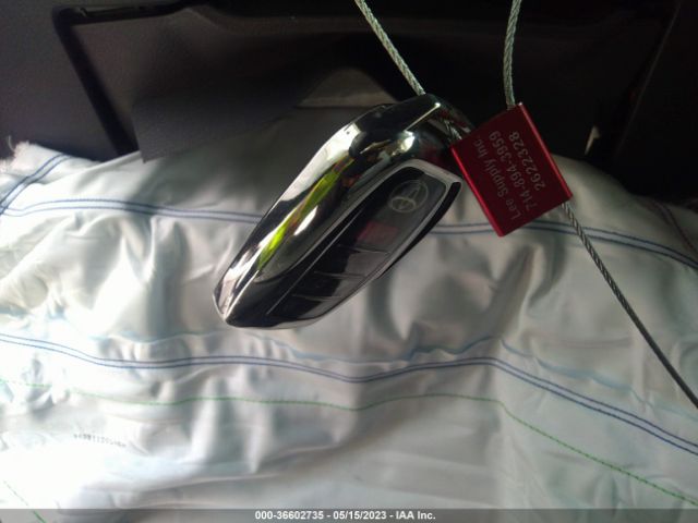 5TDJRKEC5MS067933 Toyota SIENNA XLE