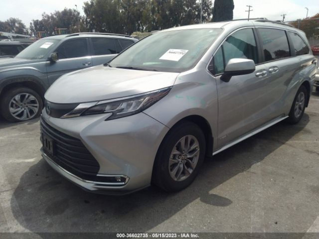5TDJRKEC5MS067933 Toyota SIENNA XLE