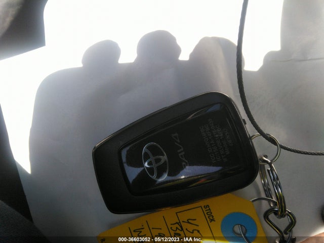 Toyota Rav4 Limited 2019 JTMY1RFV9KD006754 Image 3