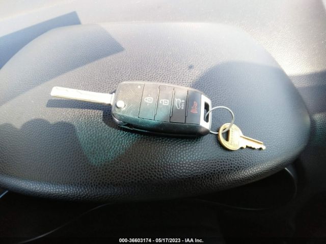 KNDJP3A50G7238153 KIA SOUL +