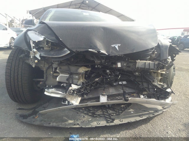 Tesla Model 3 Long Range 2018 5YJ3E1EB0JF181442 Image 8