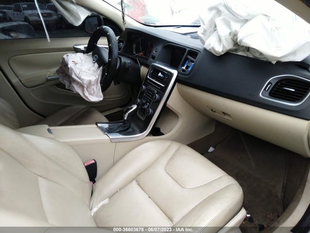 2015 VOLVO S60 T5 DRIVE-E PLATINUM VIN: YV140MFD2F2306529