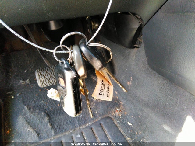 2008 TOYOTA MATRIX STD/XR VIN: 2T1KR32E28C693115