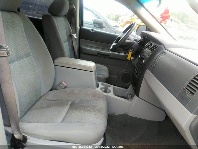 2008 DODGE DURANGO SXT VIN: 1D8HD38N08F146059