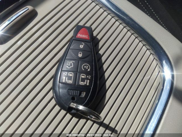 2C4RDGCG4JR300001 Dodge Grand Caravan Sxt