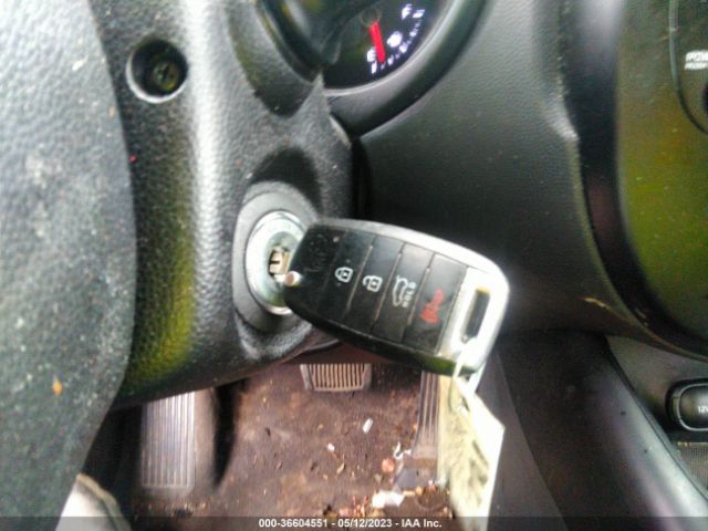 KNDJP3A58F7785282 KIA SOUL +