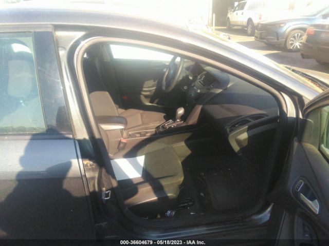 1FADP3F28GL351888 Ford FOCUS SE