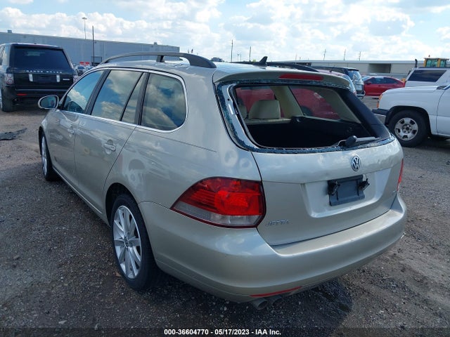 2013 VOLKSWAGEN JETTA SPORTWAGEN TDI W/SUNROOF VIN: 3VWPL7AJ8DM634100