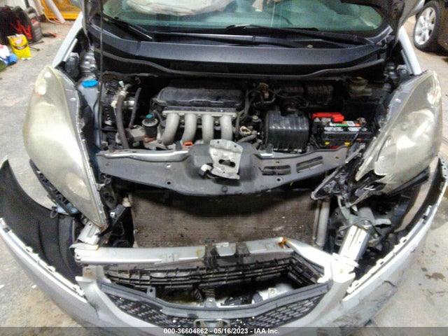 2013 HONDA FIT VIN: JHMGE8H3XDC036200