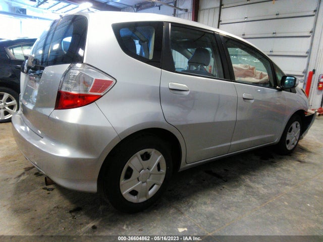 2013 HONDA FIT VIN: JHMGE8H3XDC036200