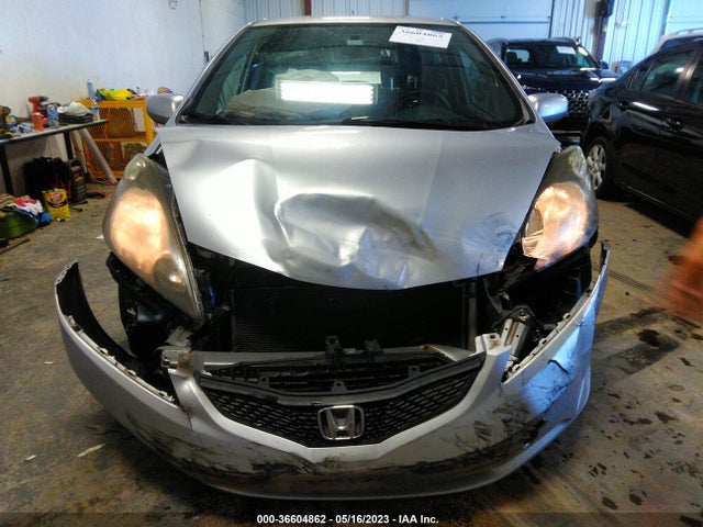 2013 HONDA FIT VIN: JHMGE8H3XDC036200
