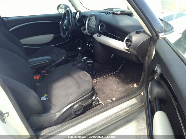 2012 MINI COOPER CLUBMAN WMWZF3C53CT267793 Photo 4