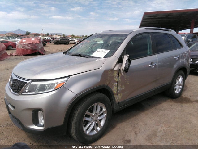 KIA SORENTO LX 2015 5XYKT4A6XFG556135 Image 2