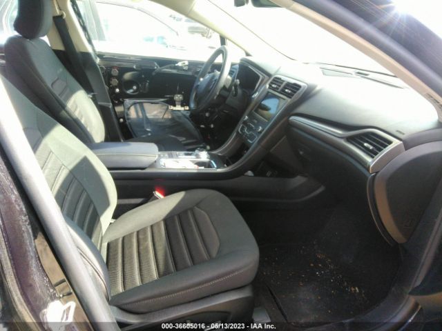 3FA6P0LU4KR180015 Ford Fusion Hybrid Se