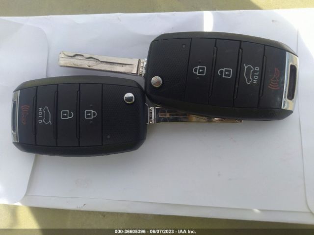 KNDJN2A20H7885093 KIA Soul Base
