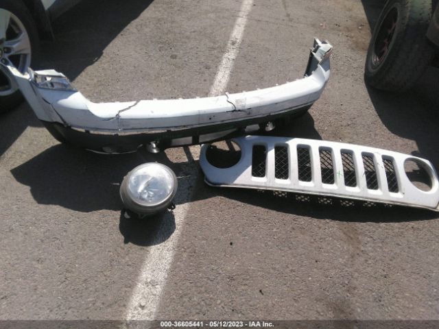 1C4NJPBB0FD402077 Jeep Patriot Sport