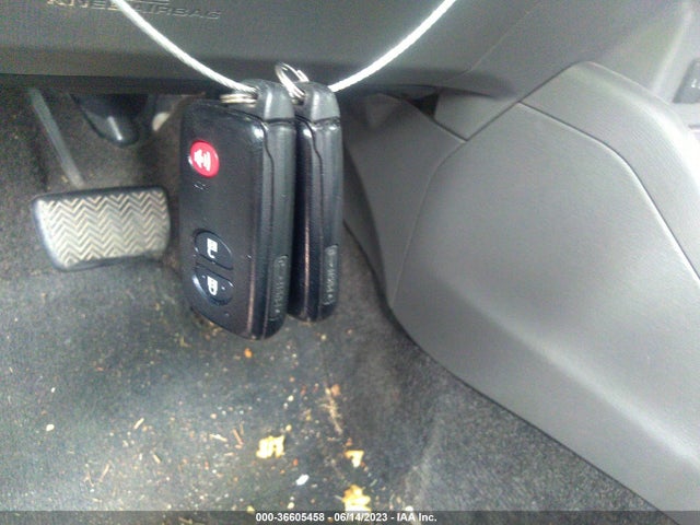 Toyota Prius V Two/three/five 2014 JTDZN3EU8E3339326 Image 3