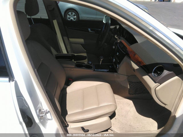 Mercedes-Benz C-class C 250 Luxury 2014 WDDGF4HB0EA949792 Image 6