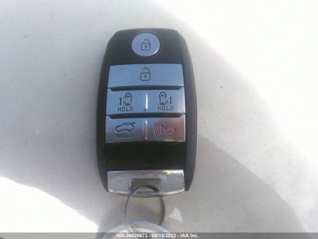 KNDMB5C10H6328718 KIA SEDONA LX