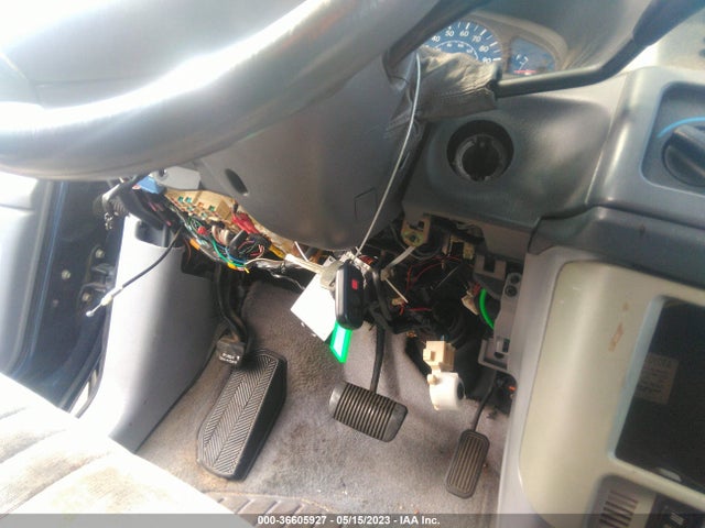 2001 TOYOTA SIENNA LE/XLE VIN: 4T3ZF13C91U323137