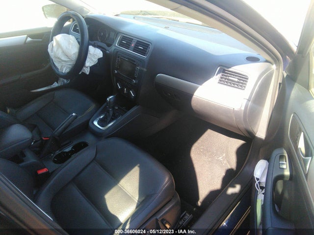 3VWD17AJ3EM350366 Volkswagen Jetta Sedan Se