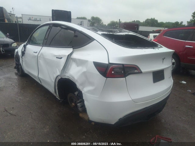 Tesla Model Y Long Range 2023 7SAYGDEE7PA026133 Image 3
