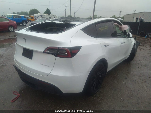 Tesla Model Y Long Range 2023 7SAYGDEE7PA026133 Image 4