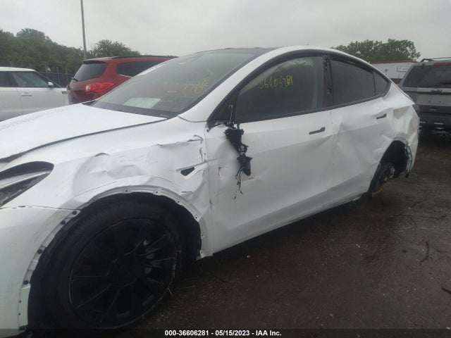Tesla Model Y Long Range 2023 7SAYGDEE7PA026133 Image 6