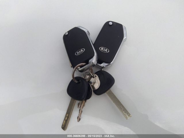 KNDEUCAA4M7135045 KIA SELTOS S