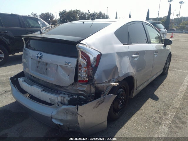 Toyota Prius 2015 JTDKN3DU8F1944253 Image 16