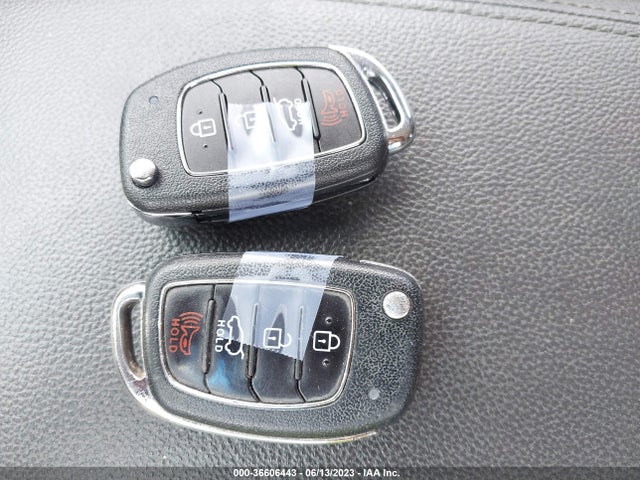 Hyundai TUCSON SE 2017 KM8J33A44HU266135 Image 3