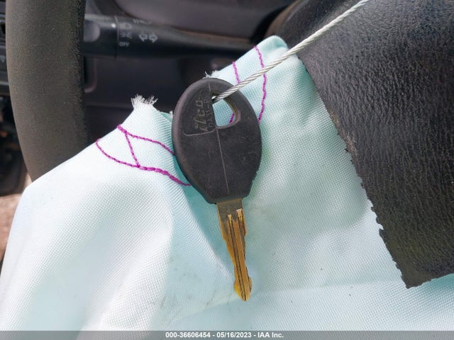 1999 NISSAN SENTRA XE/GXE VIN: 3N1AB41D5XL080970