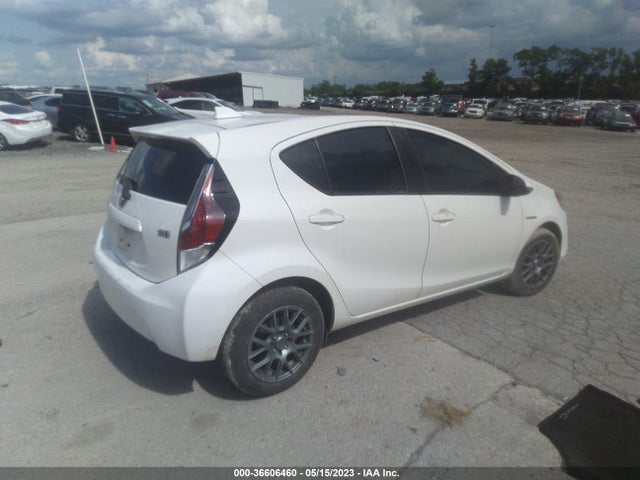 Toyota Prius C One/two/three/four 2016 JTDKDTB3XG1127218 Image 4