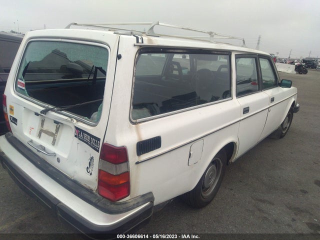 1981 VOLVO 245 VIN: YV1AX4554B1332686