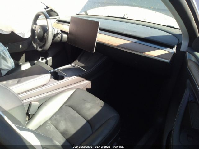 7SAYGAEE0NF557415 Tesla Model Y Long Range