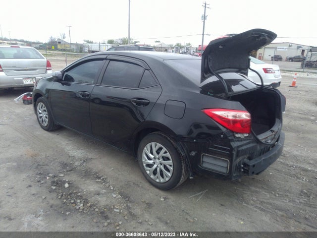 Toyota COROLLA LE 2018 5YFBURHE5JP744332 Image 3