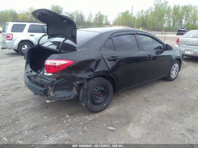 Toyota COROLLA LE 2018 5YFBURHE5JP744332 Image 4