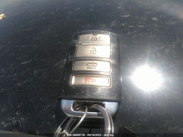 KNALN4D70G5221511 KIA Cadenza Premium