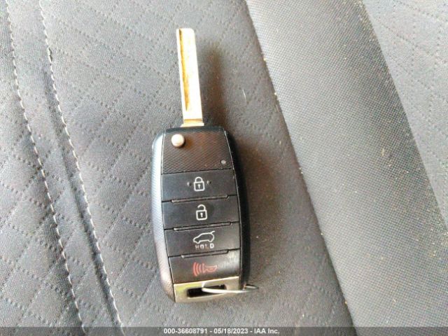 5XYPG4A38HG324300 KIA SORENTO L