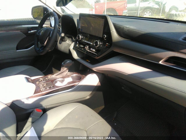 2023 Toyota Highlander, VIN: 5TDXBRCH1PS583622