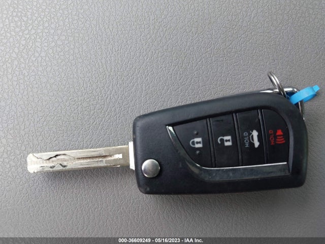 Toyota CAMRY LE 2022 4T1C11AK7NU632201 Image 3