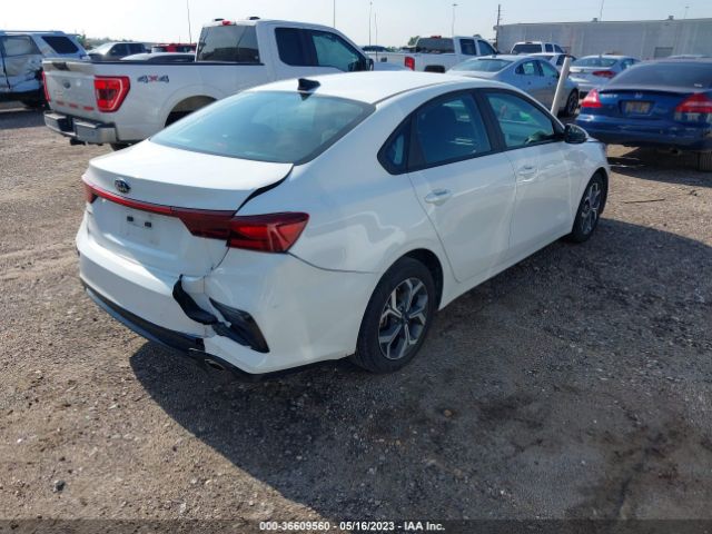 3KPF24AD4ME340164 KIA Forte Lxs