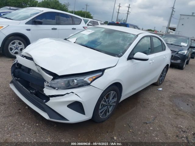 3KPF24AD4NE450942 KIA Forte Lxs