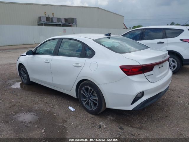 3KPF24AD4NE450942 KIA Forte Lxs